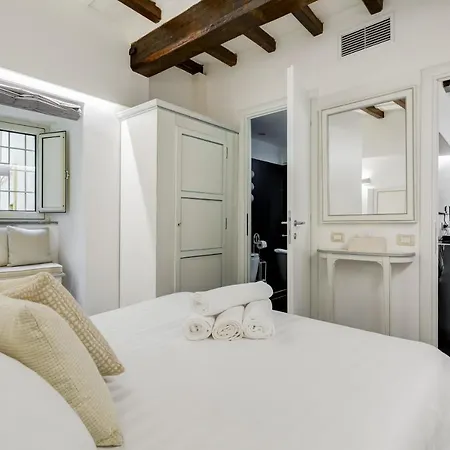 Colonna Luxury - Pantheon